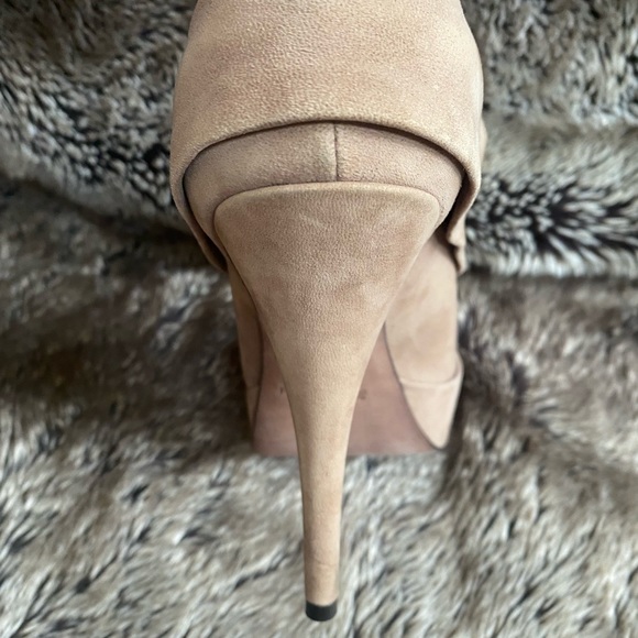 Elizabeth & James taupe suede platform heels 7.5B - Picture 4 of 8